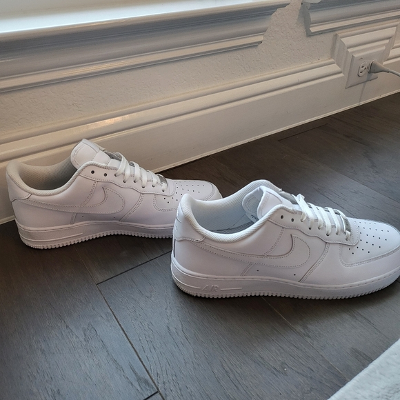 Nike white Air force men sneakers - Picture 1 of 7